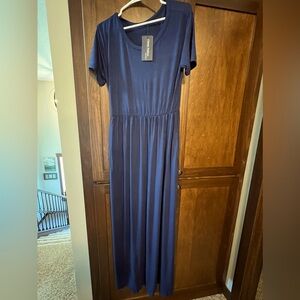 NWT Maxi dress with pockets!